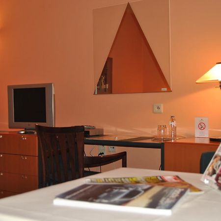 Greenpark Hotel Sint-Pieters-Leeuw Εξωτερικό φωτογραφία