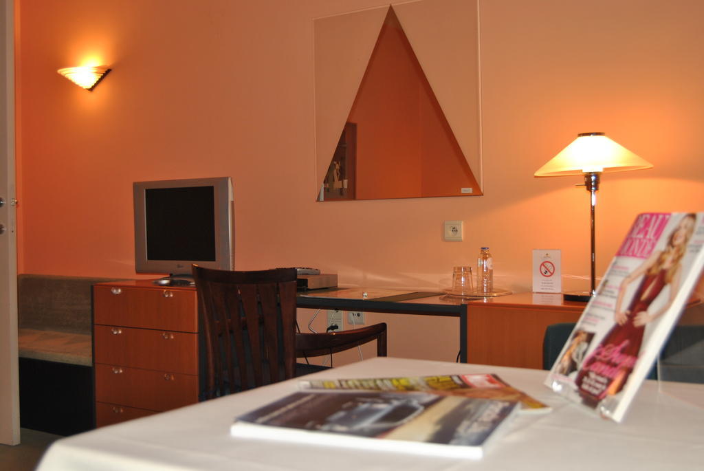 Greenpark Hotel Sint-Pieters-Leeuw Εξωτερικό φωτογραφία