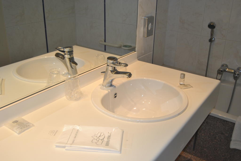 Greenpark Hotel Sint-Pieters-Leeuw Δωμάτιο φωτογραφία